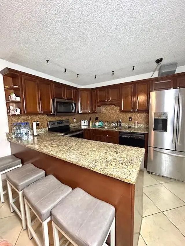 5 of 11 - 2832 Sw 12th Street, Deerfield Beach, FL