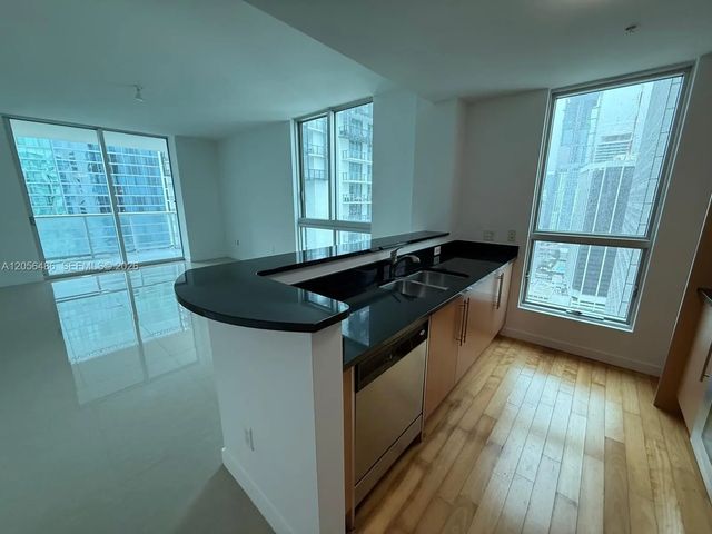 300 S Biscayne Boulevard #t-3301, Miami