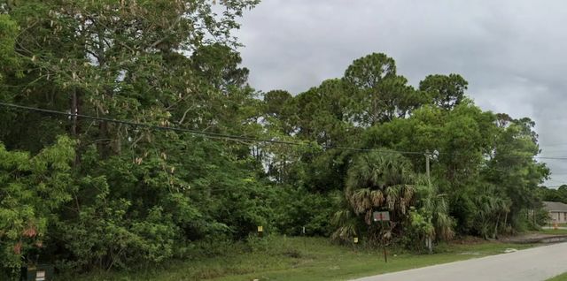 2 of 3 - 858 Se Walters Terrace, Port St. Lucie, FL