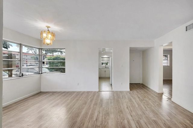 3 of 39 - 19001 Ne 14th Avenue #145, Miami, FL