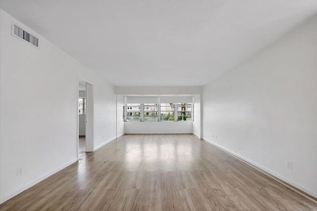 5 of 39 - 19001 Ne 14th Avenue #145, Miami, FL