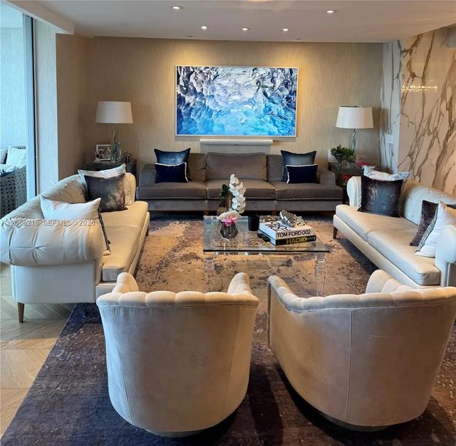 6000 Island Boulevard #402, Aventura
