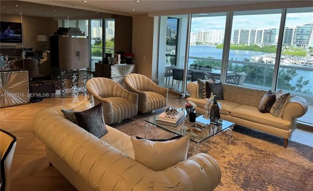 4 of 27 - 6000 Island Boulevard #402, Aventura, FL