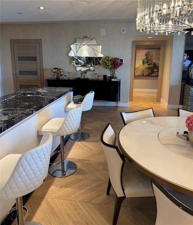 5 of 27 - 6000 Island Boulevard #402, Aventura, FL