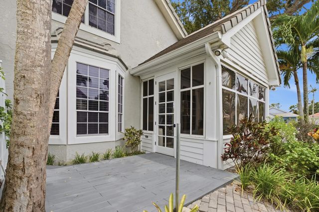 5 of 61 - 207 Woodsmuir Court, Palm Beach Gardens, FL