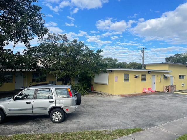 5 of 6 - 12610 Ne 11th Avenue, North Miami, FL