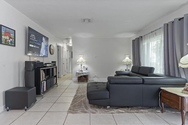 5 of 47 - 830 Sw 1st Avenue, Pompano Beach, FL