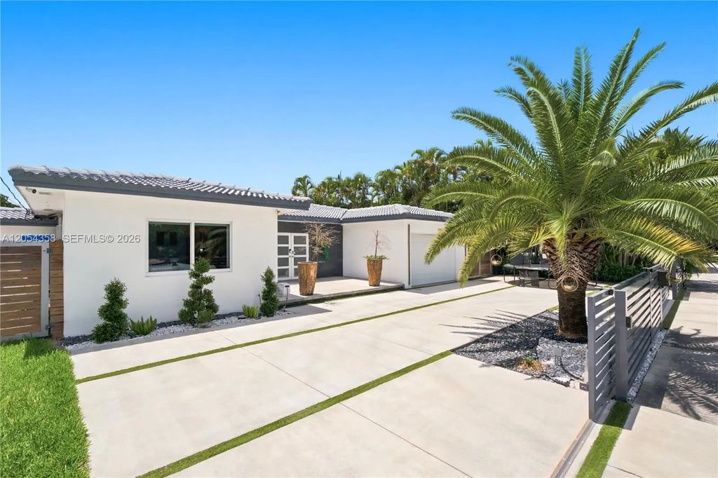 12930 Auralia Road, North Miami