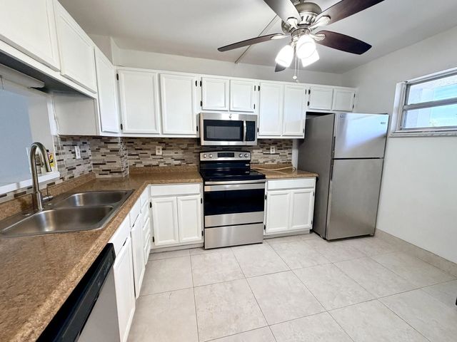 4 of 18 - 1100 Nw 87th Avenue #406, Coral Springs, FL