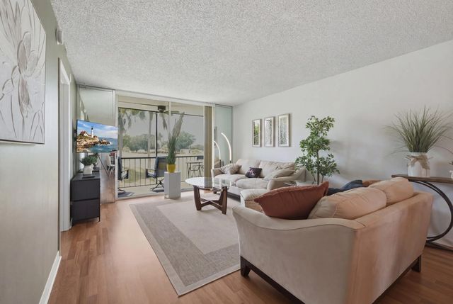 9823 S Hollybrook Lake Drive #206, Pembroke Pines
