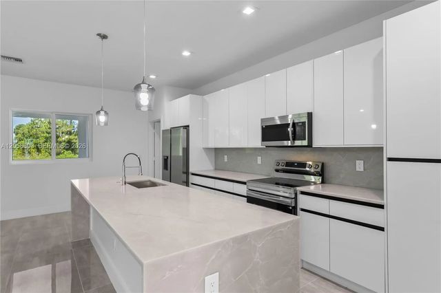 5 of 47 - 828 Genoa Avenue S, Lehigh Acres, FL