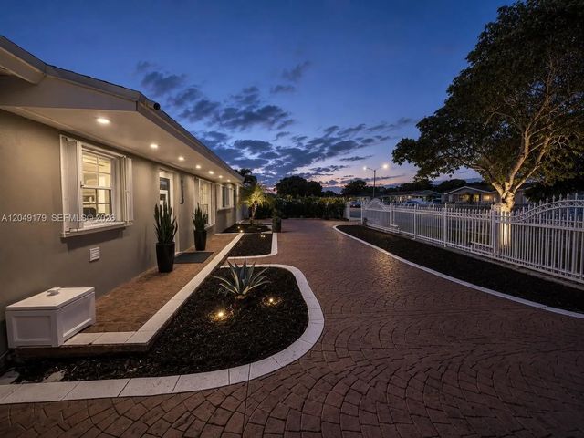 3 of 25 - 20501 Nw 44th Court, Miami Gardens, FL