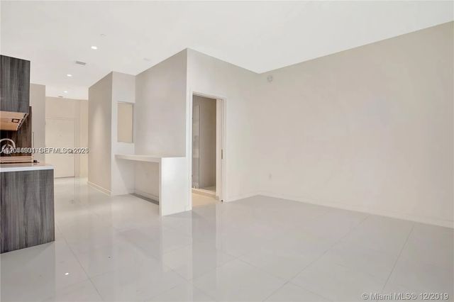 4 of 13 - 851 Ne 1st Avenue #504, Miami, FL
