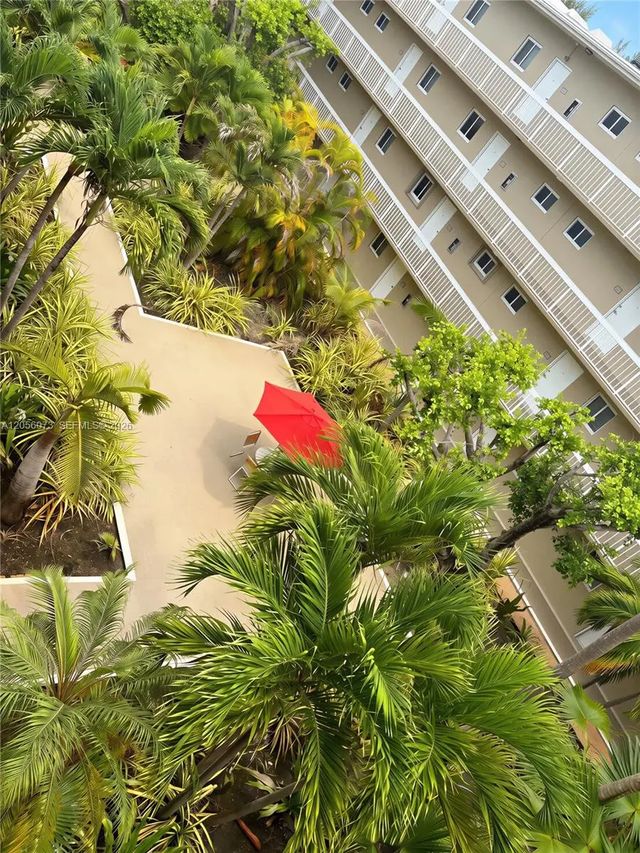 3 of 17 - 7860 Camino Real #311, Miami, FL