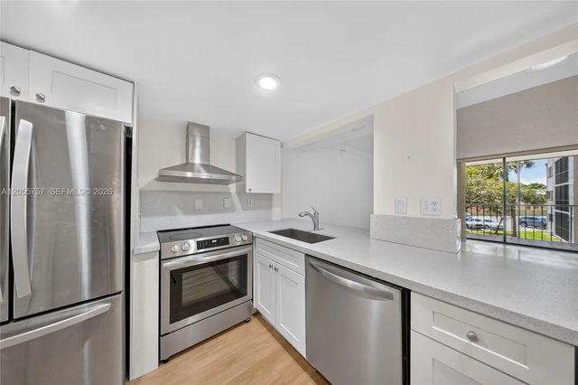 8045 Sw 107th Avenue #203, Miami
