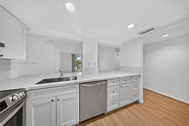 8045 Sw 107th Avenue #203, Miami