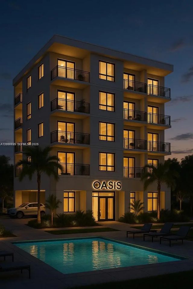 2 of 6 - 2015 Washington Street, Hollywood, FL