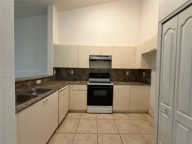 1661 Se 28th Street #204, Homestead