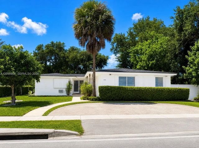 1570 Ne 130th Street, North Miami