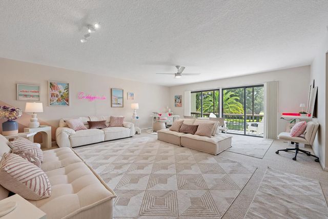 18480 Se Wood Haven Lane #j, Jupiter