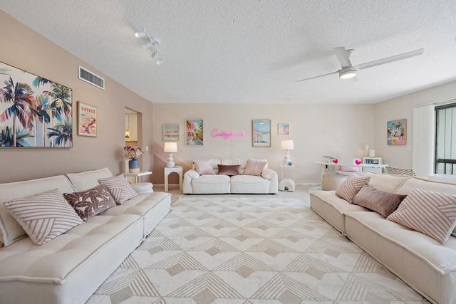 3 of 26 - 18480 Se Wood Haven Lane #j, Jupiter, FL