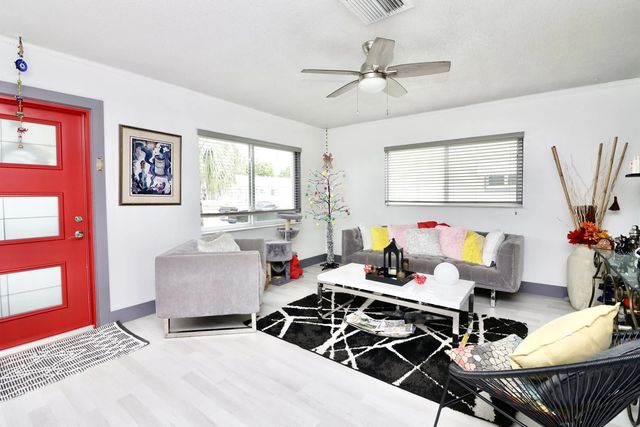 4 of 30 - 8103 Nw 58th Place, Tamarac, FL