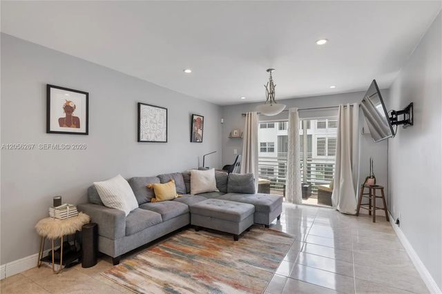 2 of 17 - 1461 S Ocean Boulevard #222, Lauderdale-By-The-Sea, FL