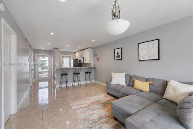 4 of 17 - 1461 S Ocean Boulevard #222, Lauderdale-By-The-Sea, FL