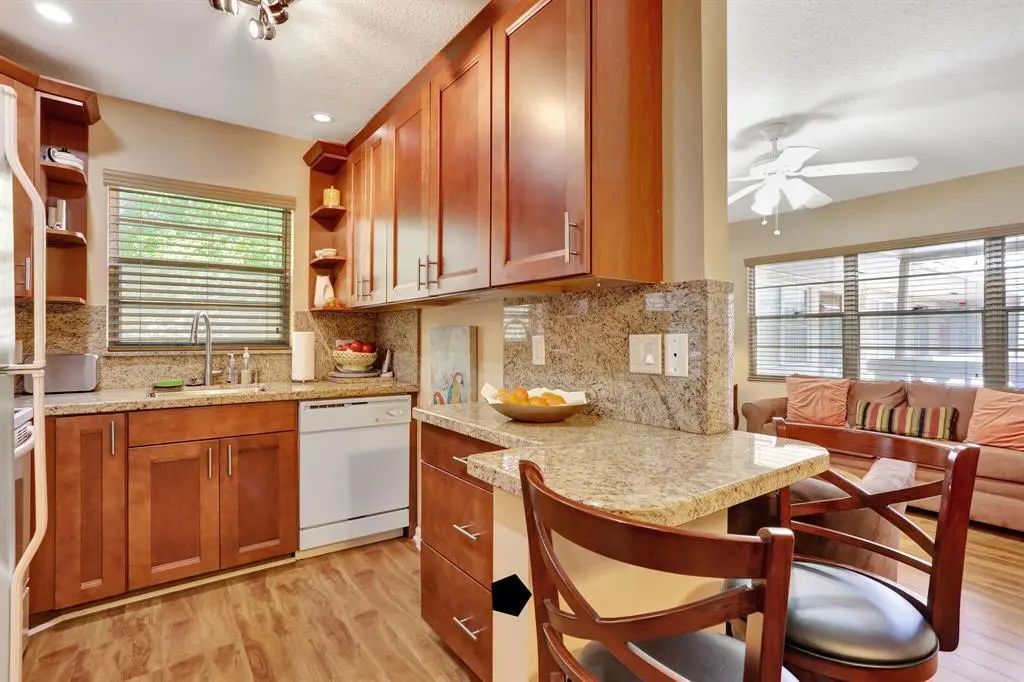 237 Farnham J, Deerfield Beach