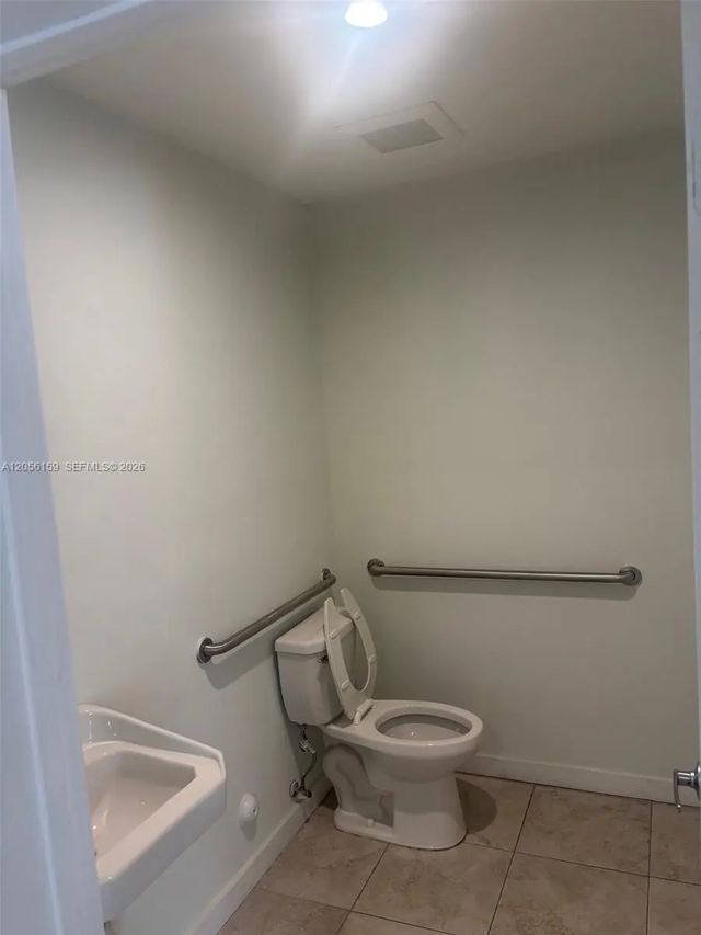 3 of 6 - 710 E 9th Street, Hialeah, FL