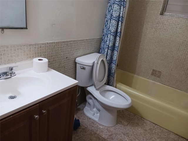 4 of 9 - 7757 Se Embassy Boulevard, Miramar, FL