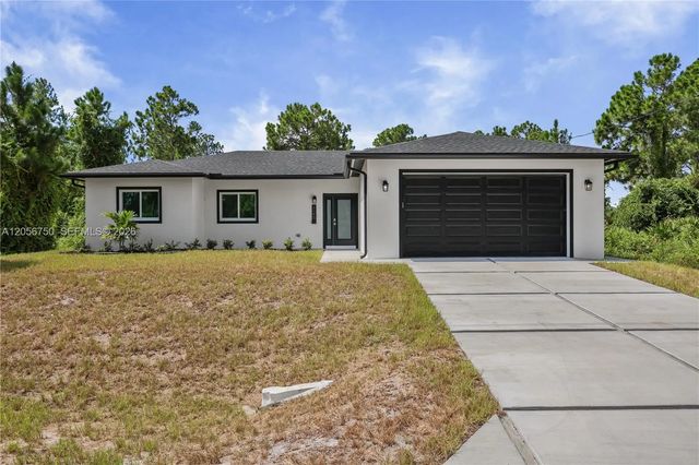 1142 Dutchess Street E, Lehigh Acres