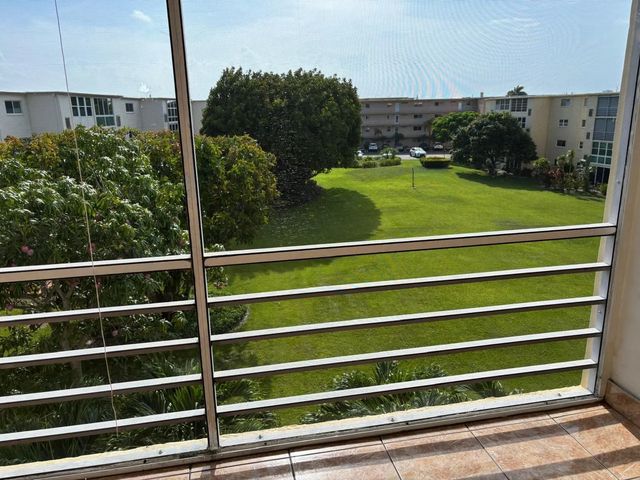 3 of 16 - 2615 Ne 3rd Court #402, Boynton Beach, FL