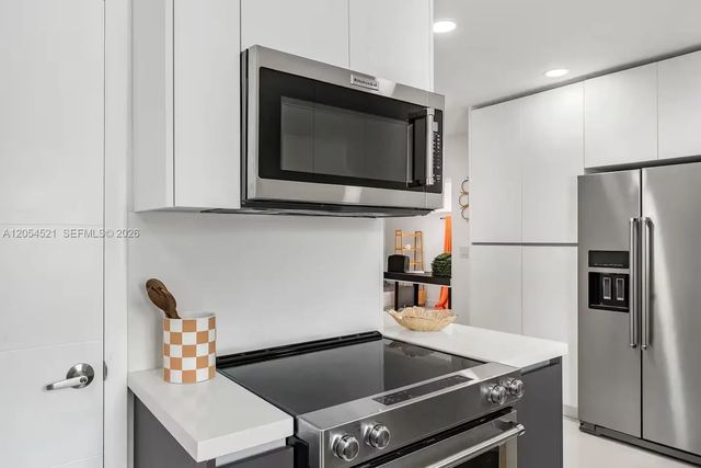 2 of 38 - 2784 Ne 30th Street, Lighthouse Point, FL