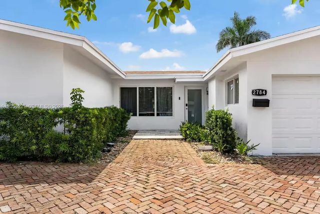 4 of 38 - 2784 Ne 30th Street, Lighthouse Point, FL