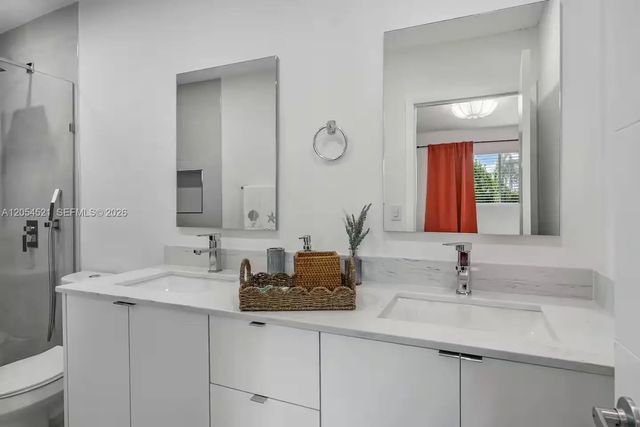 5 of 38 - 2784 Ne 30th Street, Lighthouse Point, FL