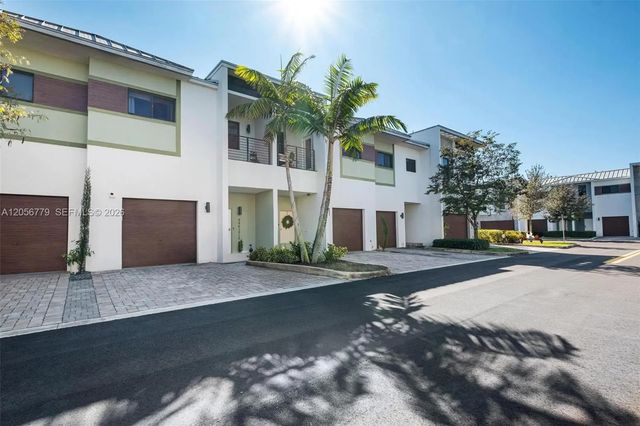 2 of 25 - 4480 Nw 8th Place, Plantation, FL