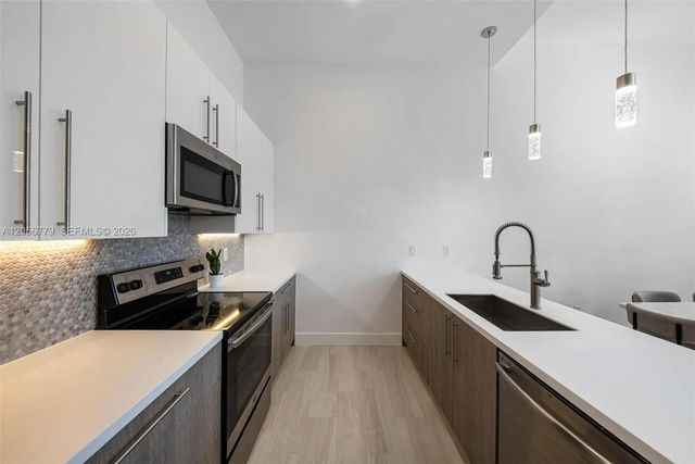 5 of 25 - 4480 Nw 8th Place, Plantation, FL