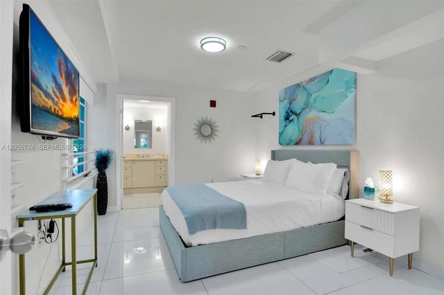 5 of 30 - 1250 Ocean Drive #2n, Miami Beach, FL