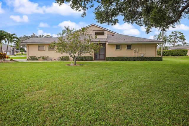 3 of 37 - 6845 Fountains Circle, Lake Worth, FL