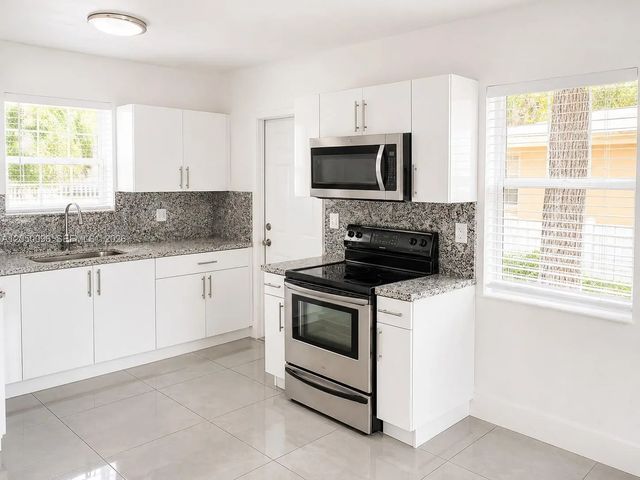 5 of 12 - 1114 Nw 59th Street, Miami, FL