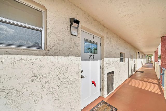 5 of 31 - 8980 S Hollybrook Boulevard #204, Pembroke Pines, FL