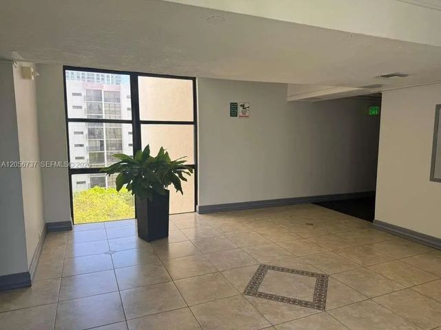 3 of 13 - 17011 N Bay Road #709, Sunny Isles Beach, FL