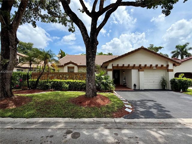 2136 Austin, Weston