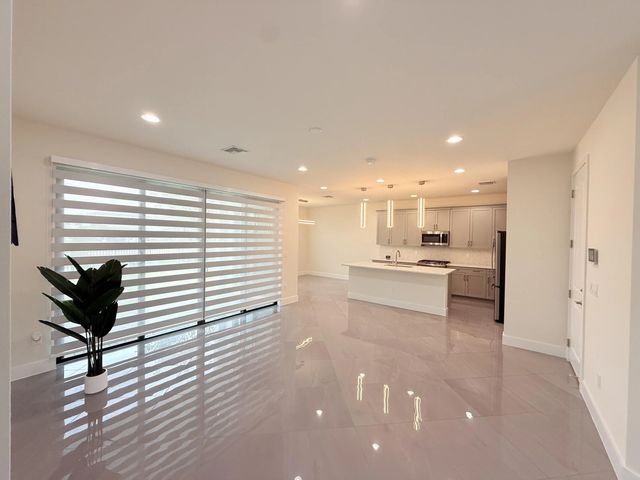 5 of 38 - 7181 Villamar Way, Lake Worth, FL