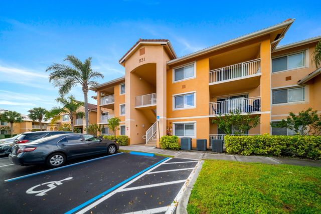 2 of 38 - 231 Sw Palm Drive #101, Port St. Lucie, FL