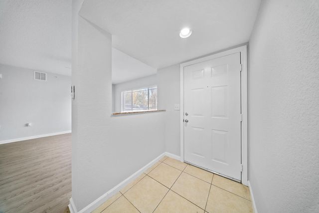 5 of 38 - 231 Sw Palm Drive #101, Port St. Lucie, FL