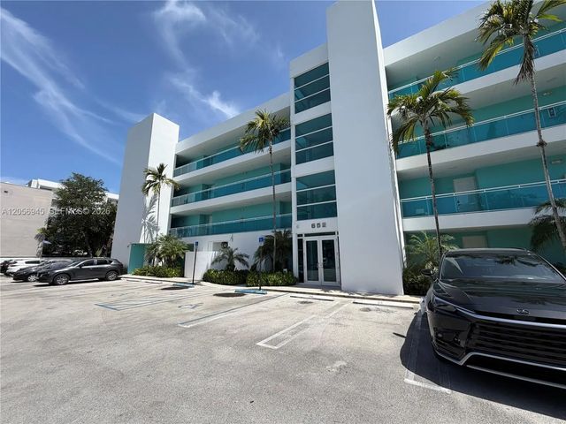 652 Ne 63rd Street #404, Miami