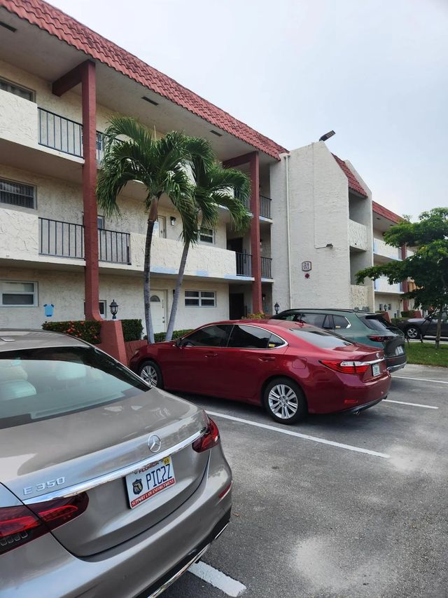 5 of 21 - 811 S Hollybrook Drive S #206, Pembroke Pines, FL