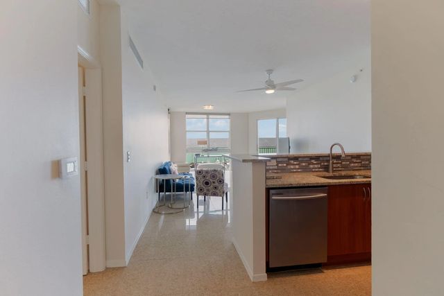 2 of 36 - 806 E Windward Way #405, Lantana, FL
